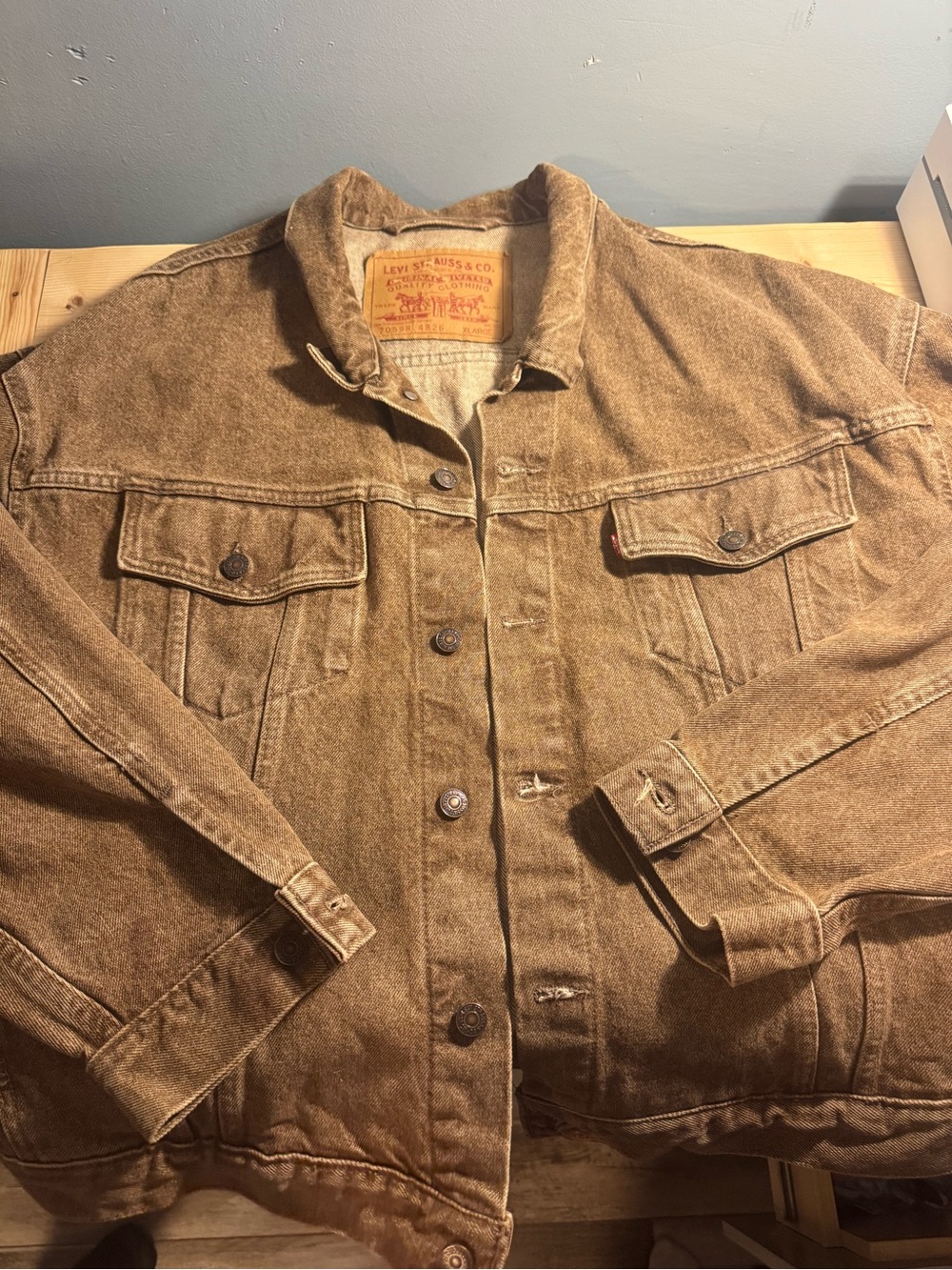 VINTAGE 90s LEVI DENIM JACKET